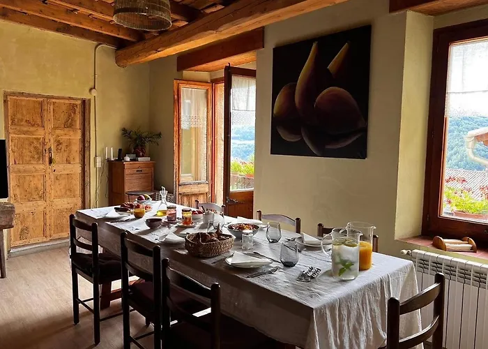 Casa Tapiolas Rectoria * Molló
