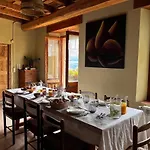 Casa Tapiolas Rectoria * Molló
